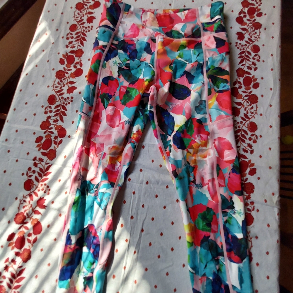 Zyia active floral leggings
